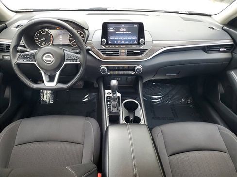 Used 2024 Nissan Altima 2.5 SV image 13