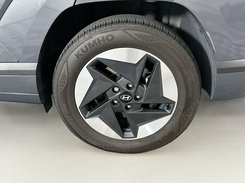 Used 2024 Hyundai Kona SEL FWD image 11