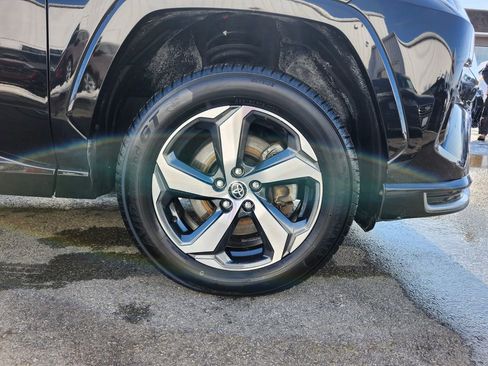 Used 2022 Toyota RAV4 SE w/ Weather & Moonroof Package AWD/4WD image 13