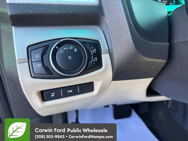 Used 2014 Ford Explorer XLT w/ Equipment Group 202A AWD/4WD image 14