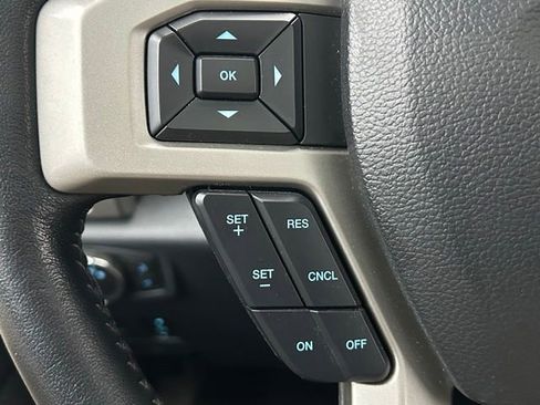 Used 2022 Ford F250 Lariat w/ Black Appearance Package image 22