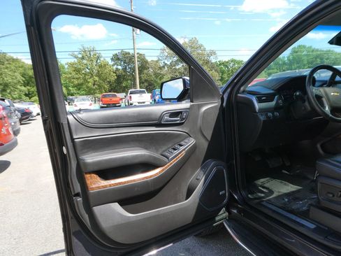 Used 2017 Chevrolet Tahoe Premier AWD/4WD image 13