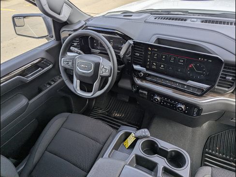 New 2026 GMC Sierra 1500 Elevation image 18