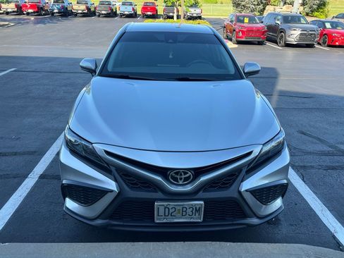 Used 2021 Toyota Camry SE image 9