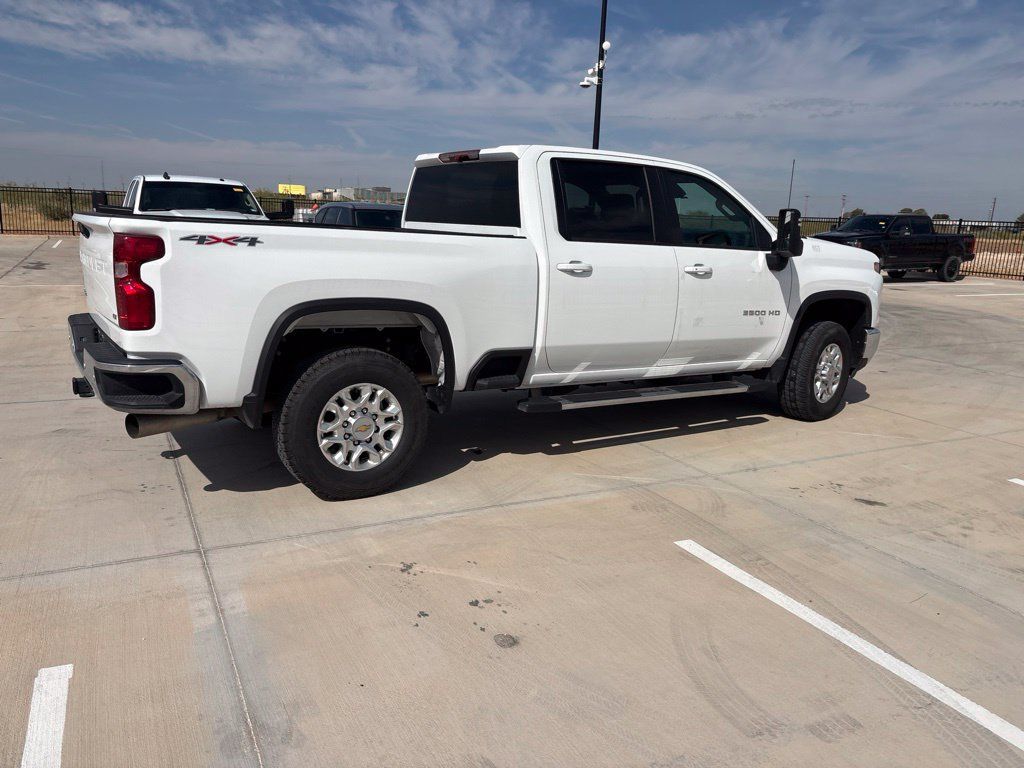 Used 2025 Chevrolet Silverado 3500 LT w/ Safety Package AWD/4WD image 10