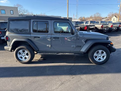 Used 2022 Jeep Wrangler Unlimited Sport image 8