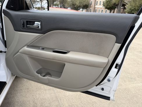 Used 2010 Ford Fusion Hybrid image 9