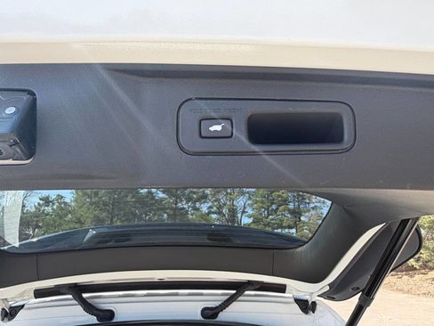 Used 2023 Honda Pilot Elite image 6