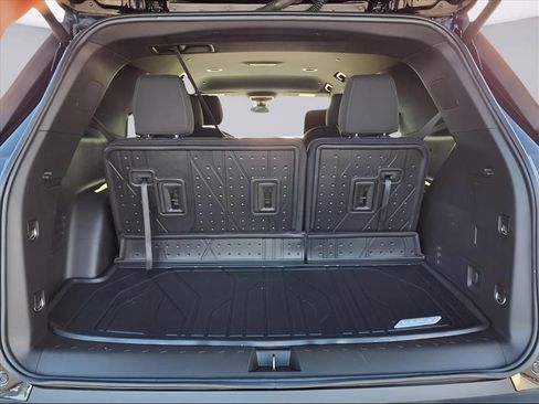 Used 2023 Chevrolet Traverse LT w/ LPO, Floor Liner Package image 27
