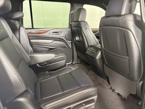 Used 2022 Cadillac Escalade ESV Luxury image 20