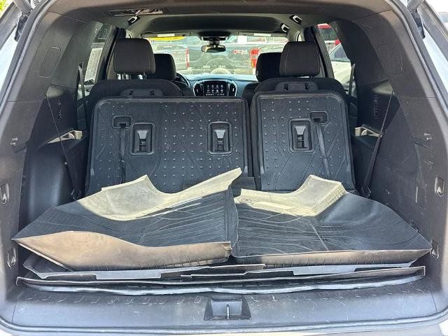 Used 2022 Chevrolet Traverse LT FWD image 6