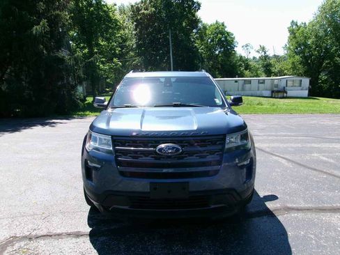 Used 2018 Ford Explorer XLT w/ Equipment Group 202A AWD/4WD image 2