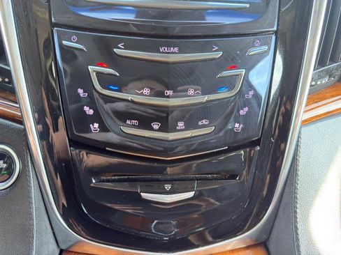 Used 2015 Cadillac Escalade Luxury image 19