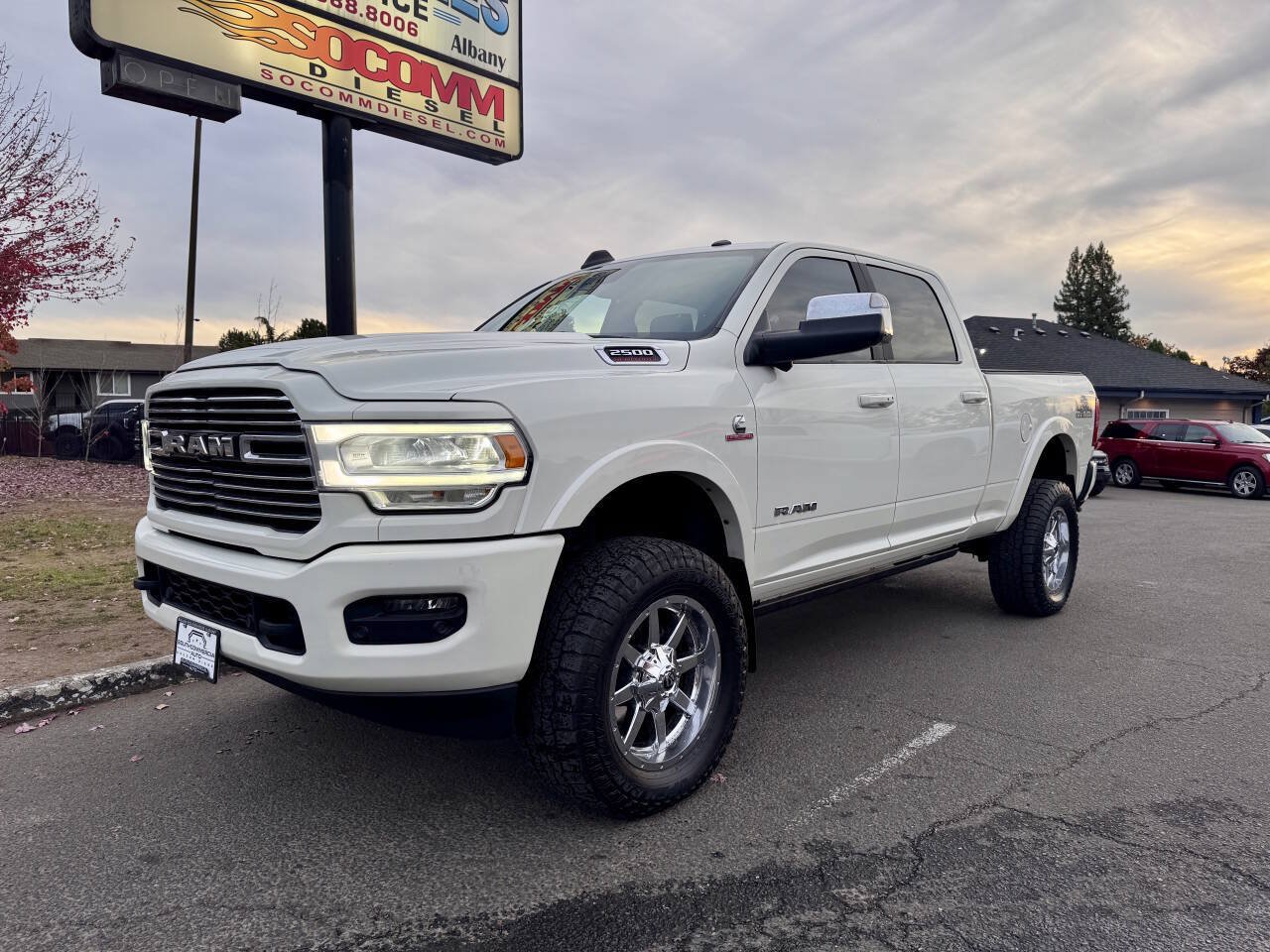 Used 2019 RAM 2500 Laramie AWD/4WD image 1