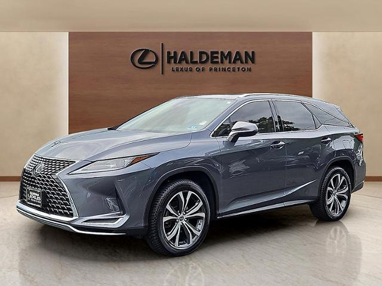 Used 2020 Lexus RX 350L Premium w/ Premium Package AWD/4WD image 3