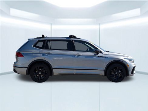 Used 2023 Volkswagen Tiguan SE R-Line image 7