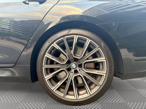 Used 2020 BMW 750i xDrive w/ Executive Package AWD/4WD image 29