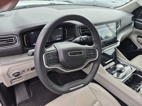 Used 2024 Jeep Wagoneer Series II AWD/4WD image 16