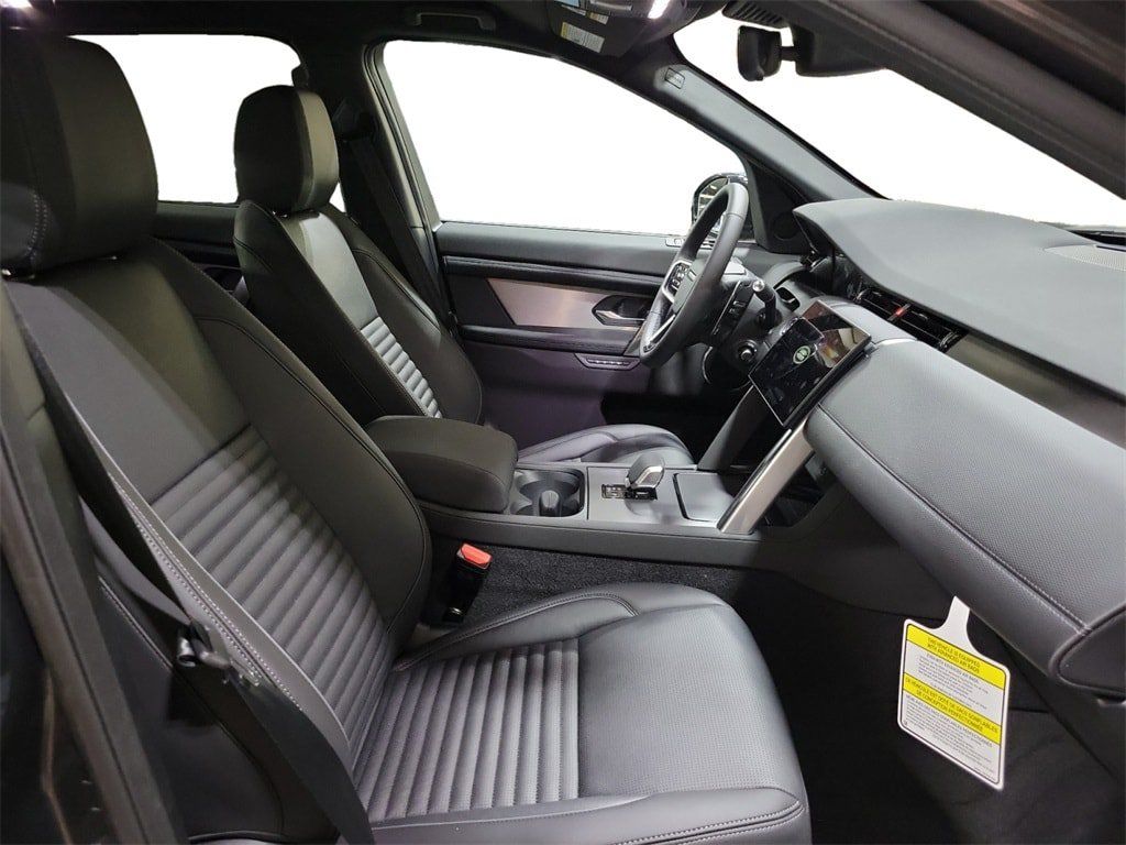 New 2025 Land Rover Discovery Sport Dynamic SE AWD/4WD image 29