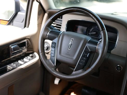Used 2015 Lincoln Navigator L 2WD image 31
