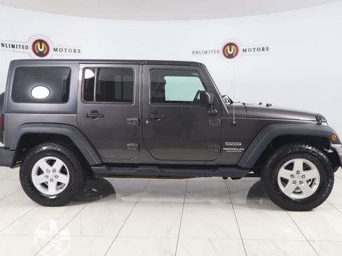 Used 2017 Jeep Wrangler Unlimited Sport w/ Quick Order Package 24S AWD/4WD image 2
