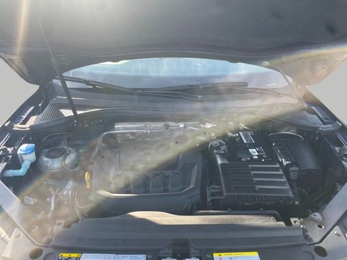 Used 2021 Volkswagen Tiguan SEL AWD/4WD image 58
