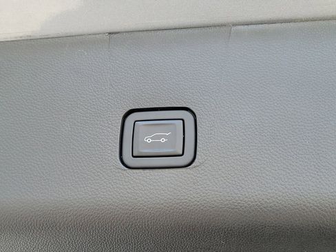 Used 2024 Chevrolet Traverse Premier w/ Redline Edition FWD image 16
