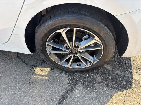 Used 2023 Kia Forte LXS w/ LXS Technology Package image 41