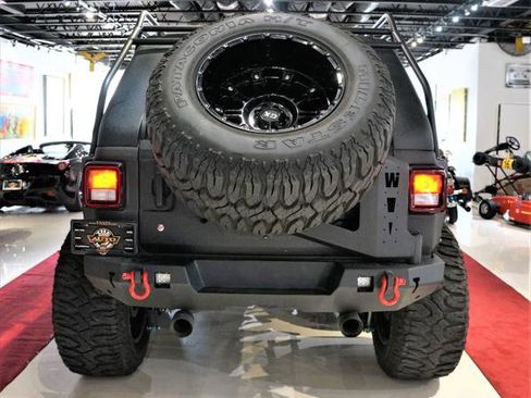 Used 2018 Jeep Wrangler Unlimited Sport S image 6