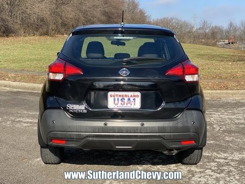 Used 2020 Nissan Kicks S image 6