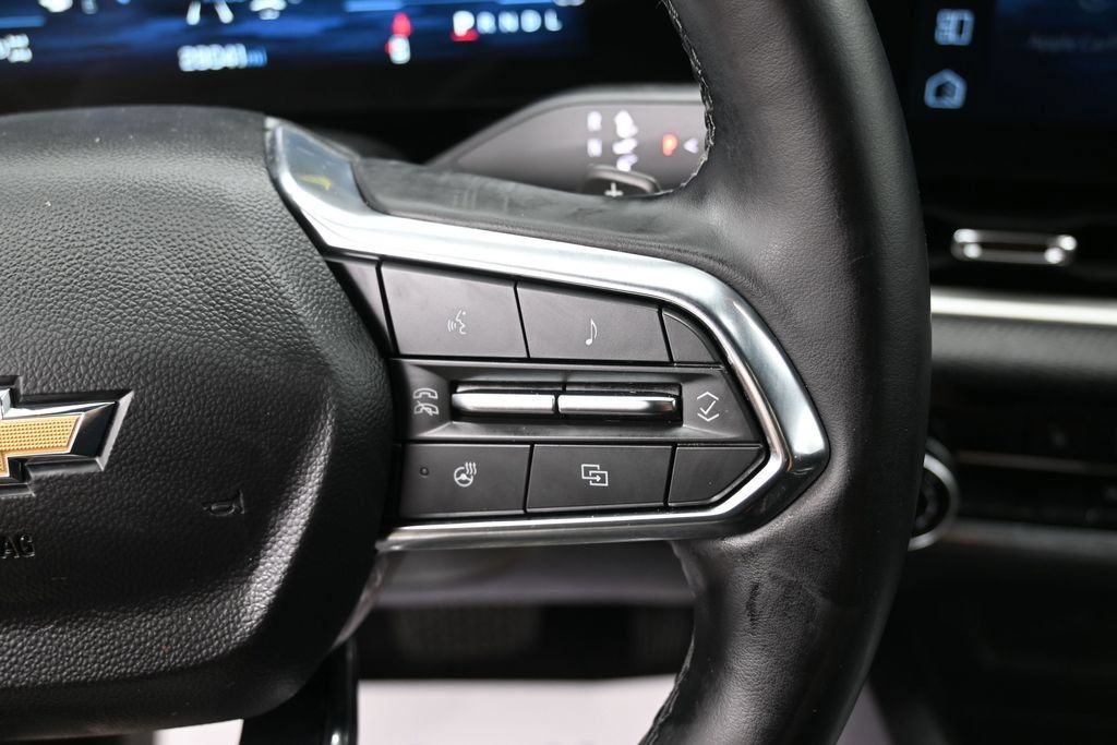 Used 2025 Chevrolet Equinox LT AWD/4WD image 28