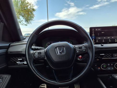 Used 2025 Honda Accord Sport image 19