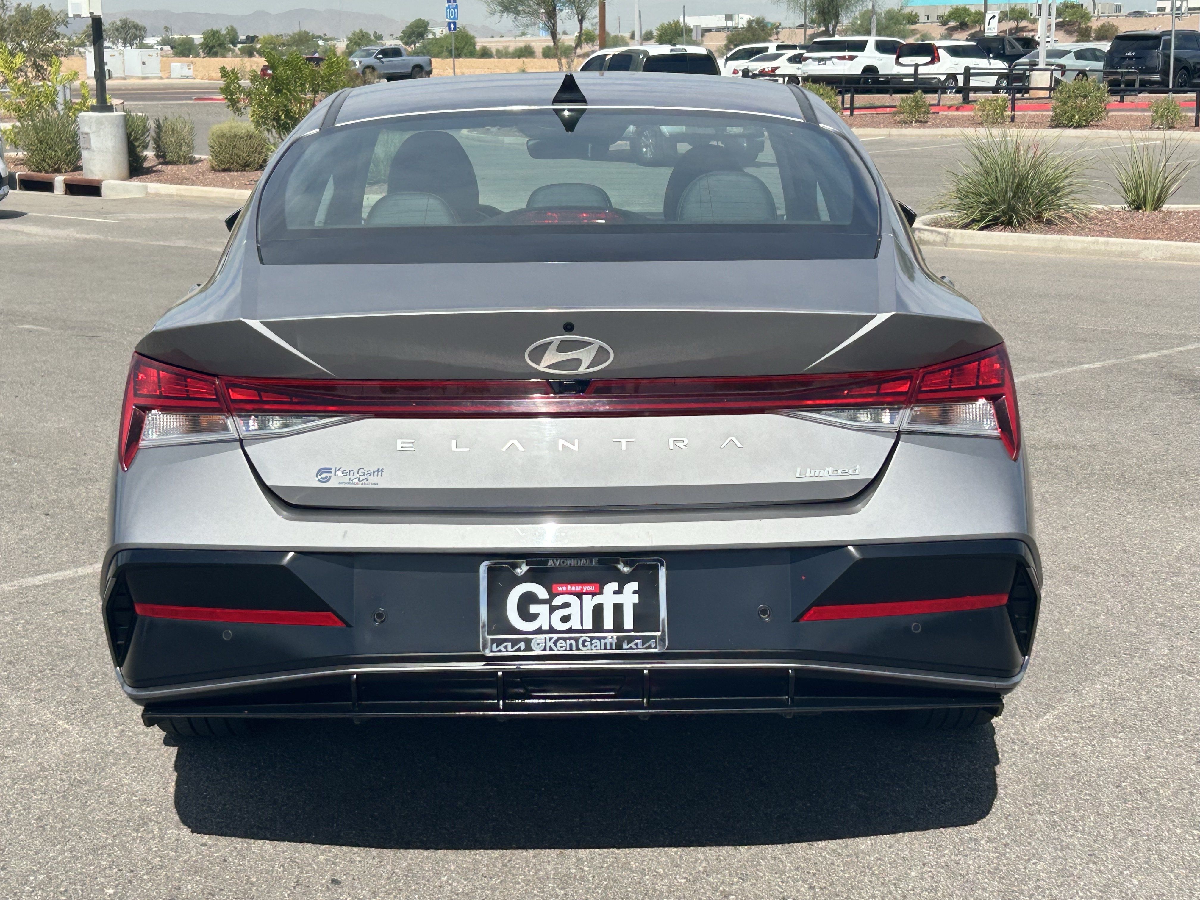 Used 2024 Hyundai Elantra Limited FWD image 4