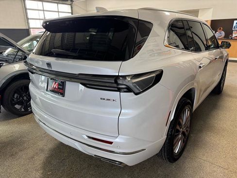 Used 2025 Buick Enclave Avenir w/ Super Cruise Package image 5