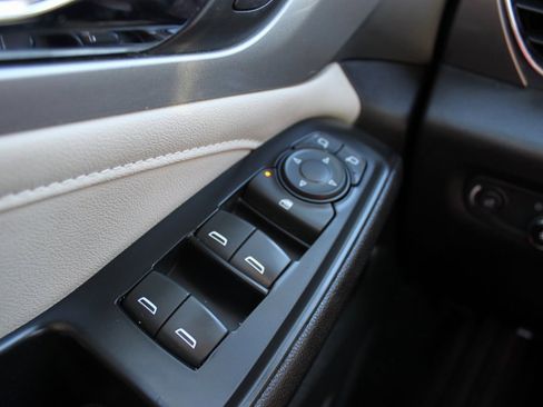 Used 2023 Chevrolet Traverse LS image 13