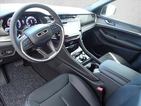 New 2026 Jeep Grand Cherokee Limited AWD/4WD image 12