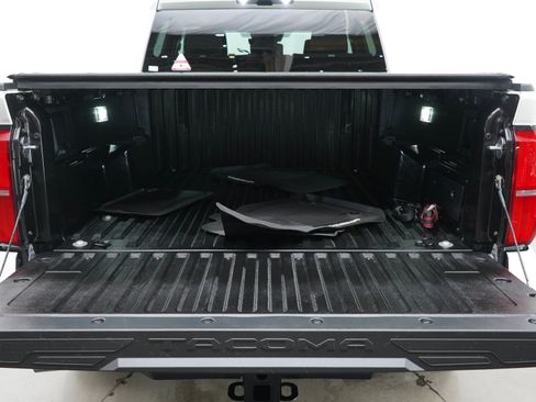 Used 2026 Toyota Tacoma TRD Off-Road AWD/4WD image 32