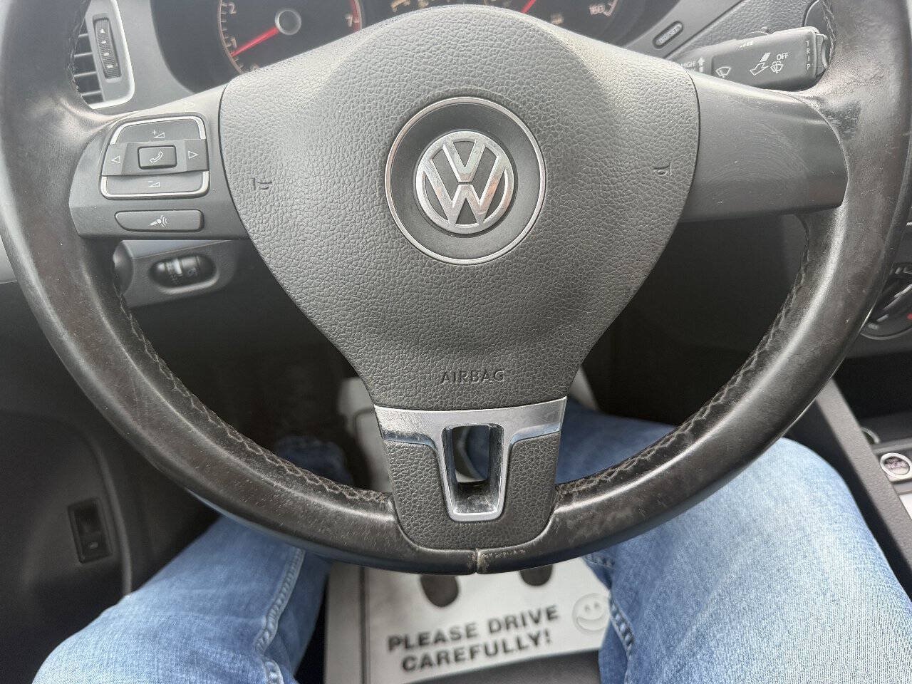 Used 2011 Volkswagen Jetta SEL FWD image 12