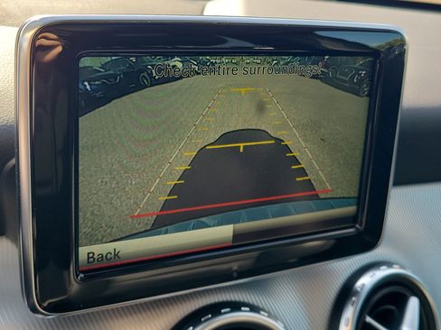 Used 2015 Mercedes-Benz GLA 250 4MATIC image 32