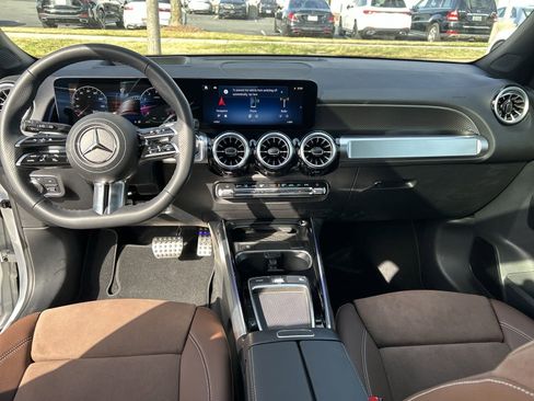 New 2025 Mercedes-Benz GLB 250 4MATIC image 21