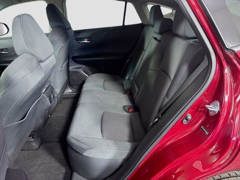 Used 2021 Toyota Venza LE AWD/4WD image 22