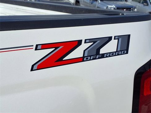 Certified 2018 Chevrolet Silverado 1500 LT w/ All Star Edition image 28