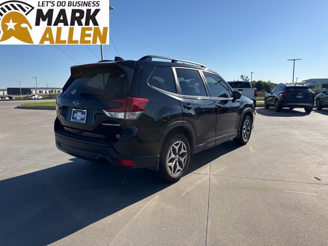 Used 2019 Subaru Forester Premium AWD/4WD image 5