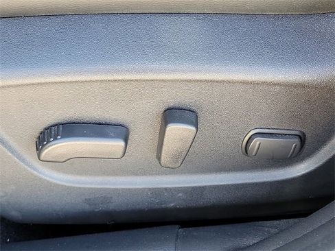 Used 2022 Nissan Rogue Sport SV w/ Technology Package image 13