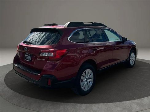 Used 2018 Subaru Outback 2.5i Premium image 5