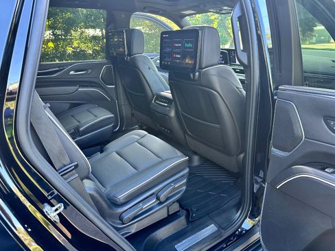 Used 2023 Cadillac Escalade Sport AWD/4WD image 29