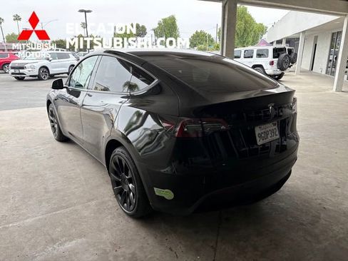 Used 2023 Tesla Model Y Long Range AWD/4WD image 5