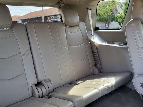 Used 2018 Cadillac Escalade Luxury image 23