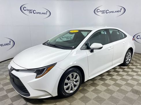 Certified 2023 Toyota Corolla LE FWD image 3