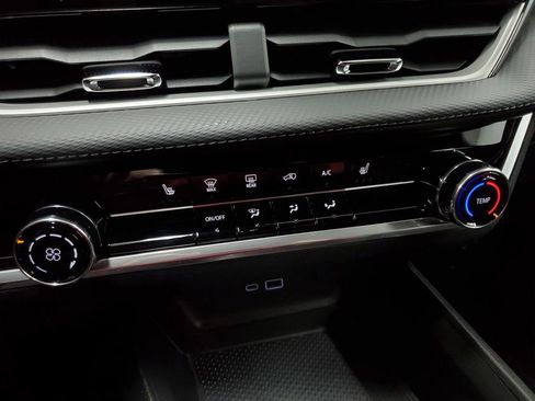 Used 2026 Chevrolet Equinox LT image 18